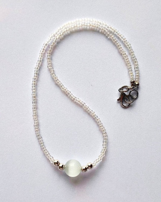 Collier en perles de pierres naturelles d'Œil de Chat